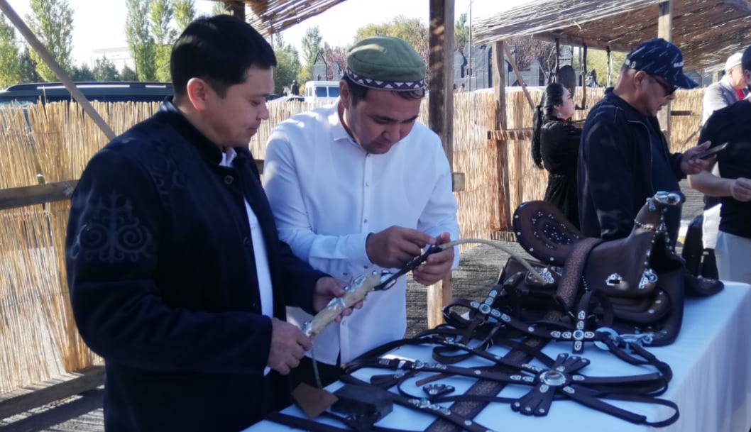 Как в Шымкенте возрождают древнее ремесло изготовления конского снаряжения 