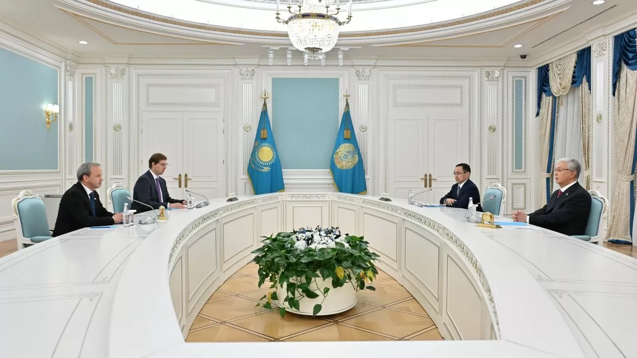 О развитии шахмат Токаеву рассказал президент FIDE