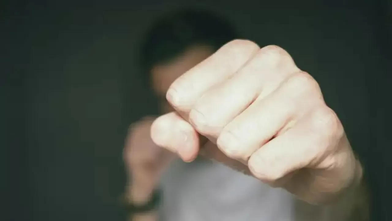 Шымкентте оқушылар төбелесті: қызғаныштан туған жанжал қылмыстық іске ұласты