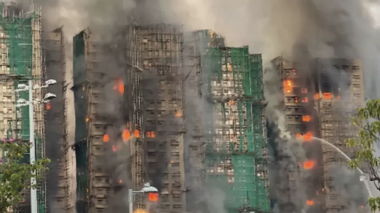 Гонконгтегі тұрғын үй кешенінде болған өрттен 44 адам қаза тапты