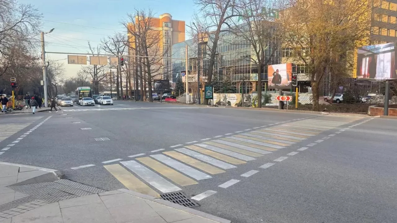 Схему движения изменили на перекрестке по проспекту Достык в Алматы