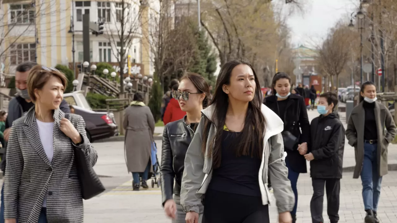 Қазақстан халқының қанша пайызы қалалық жерде тұрады?