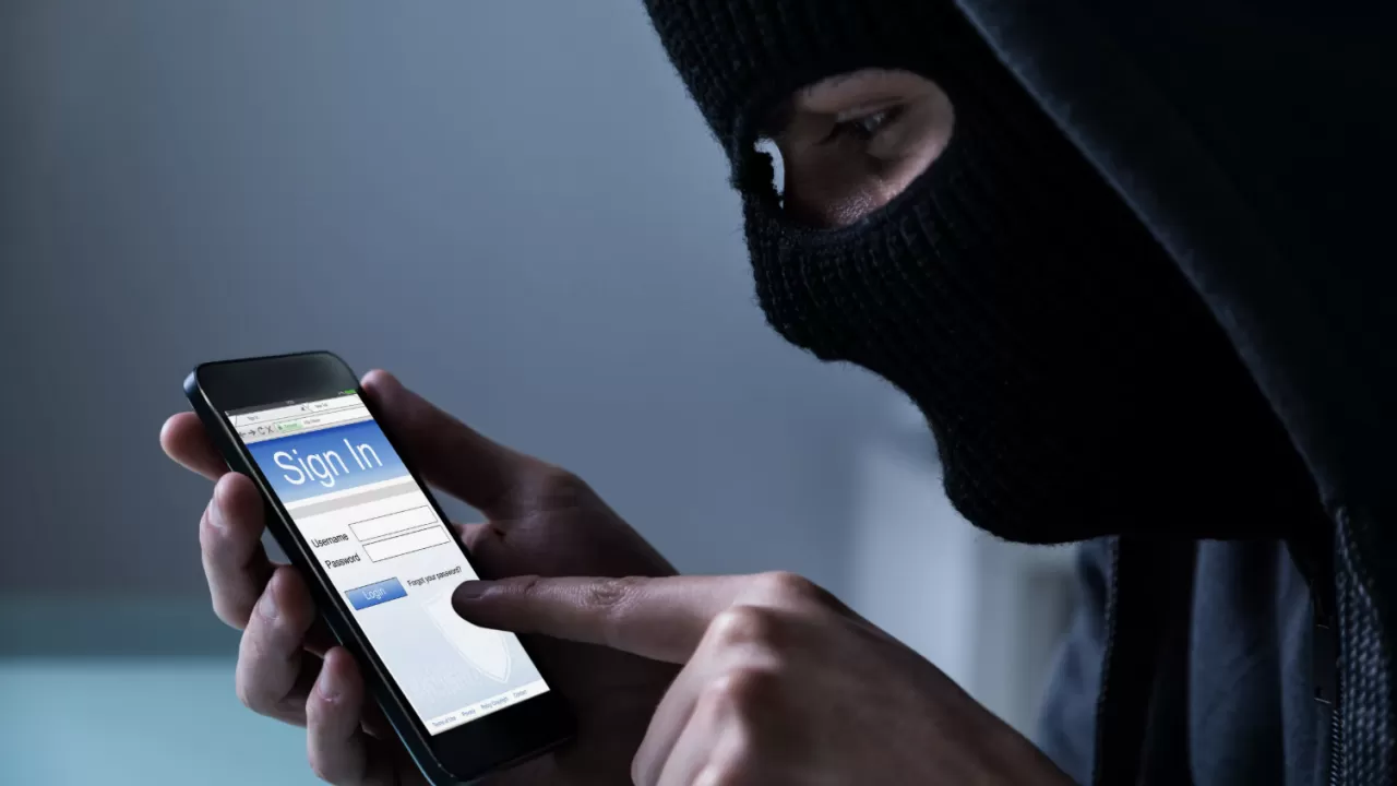 Қазақстанда алаяқтар қоңырау шалған телефон нөмірлері бұғатталады