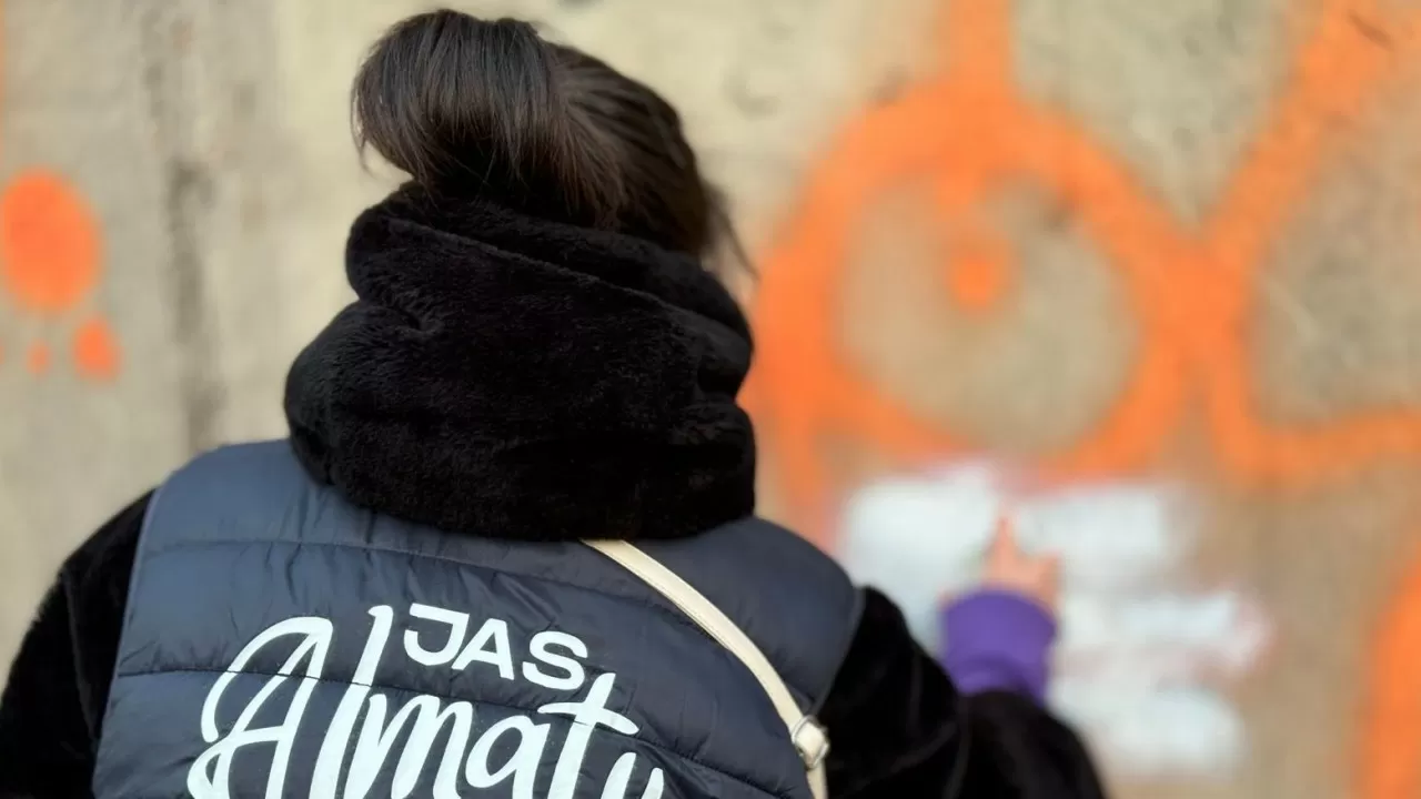 В Алматы тысячи волонтеров борются с наркотиками 