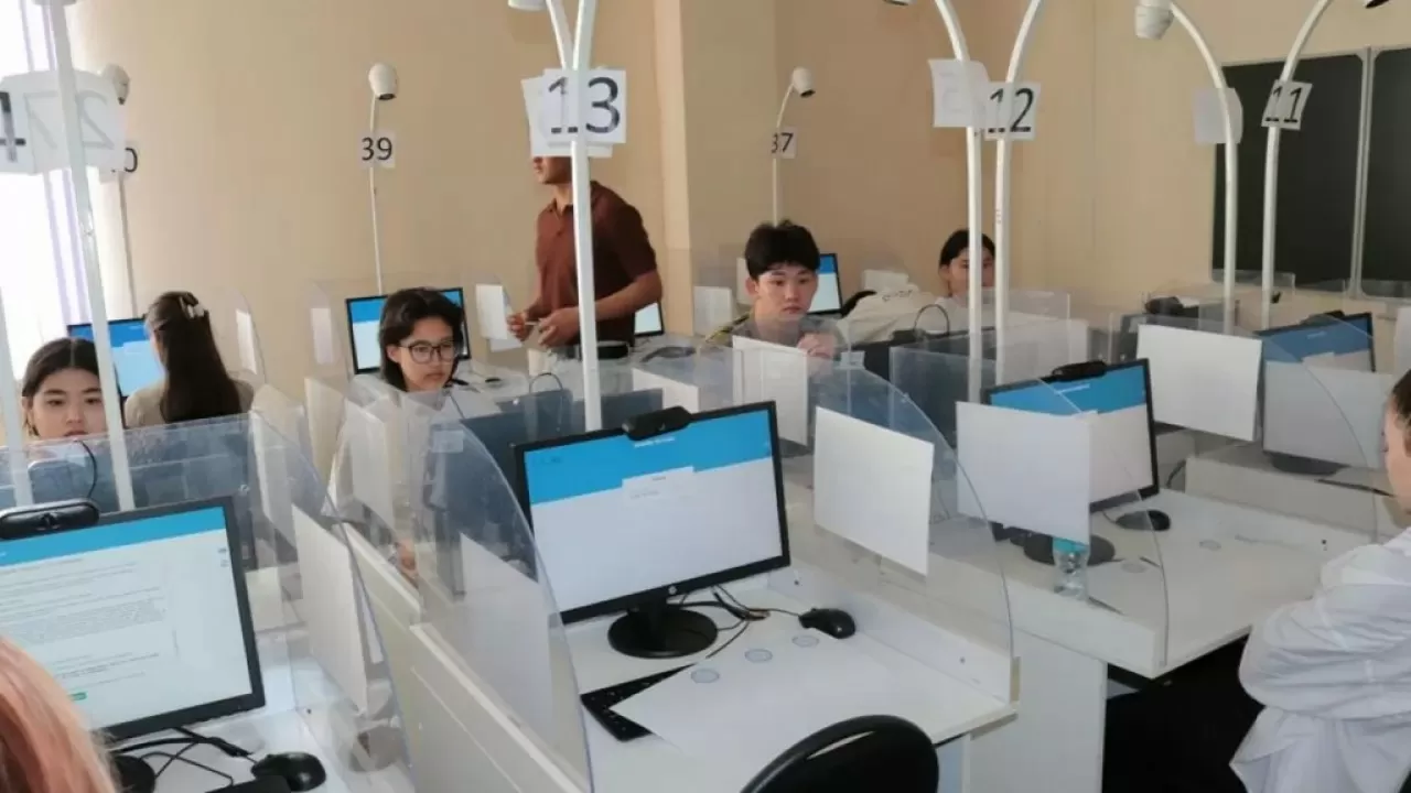 Названы пороговые баллы на ЕНТ в 2026 году