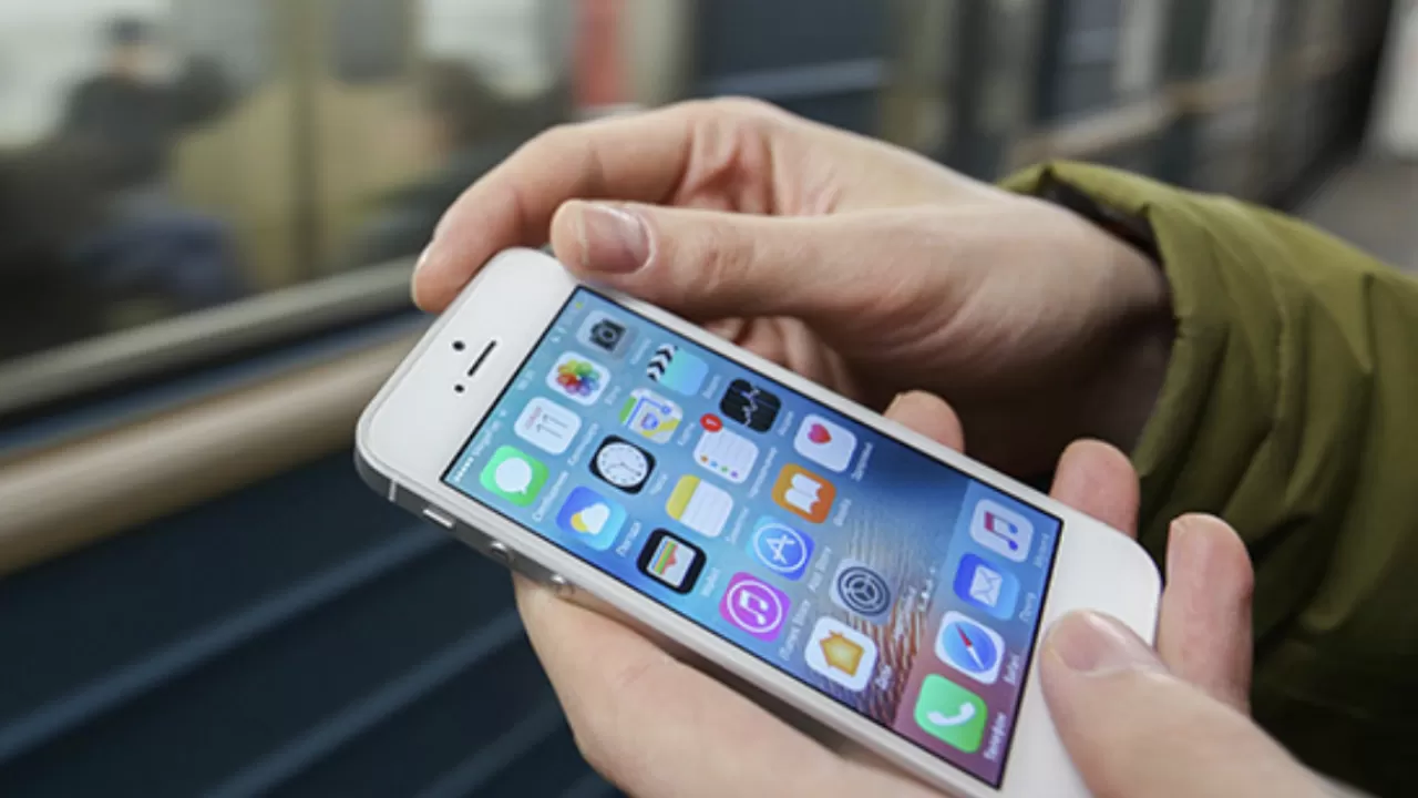 Ақмола тұрғыны мобильді қосымшаны орнатқан соң 5 млн теңгесінен айырылды