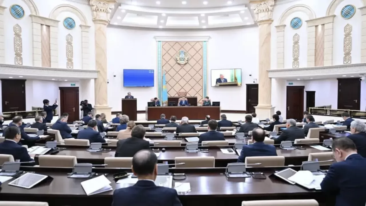 Сенат жалпы сипаттағы трансферттердің көлемі туралы заңды Мәжіліске қайтарды