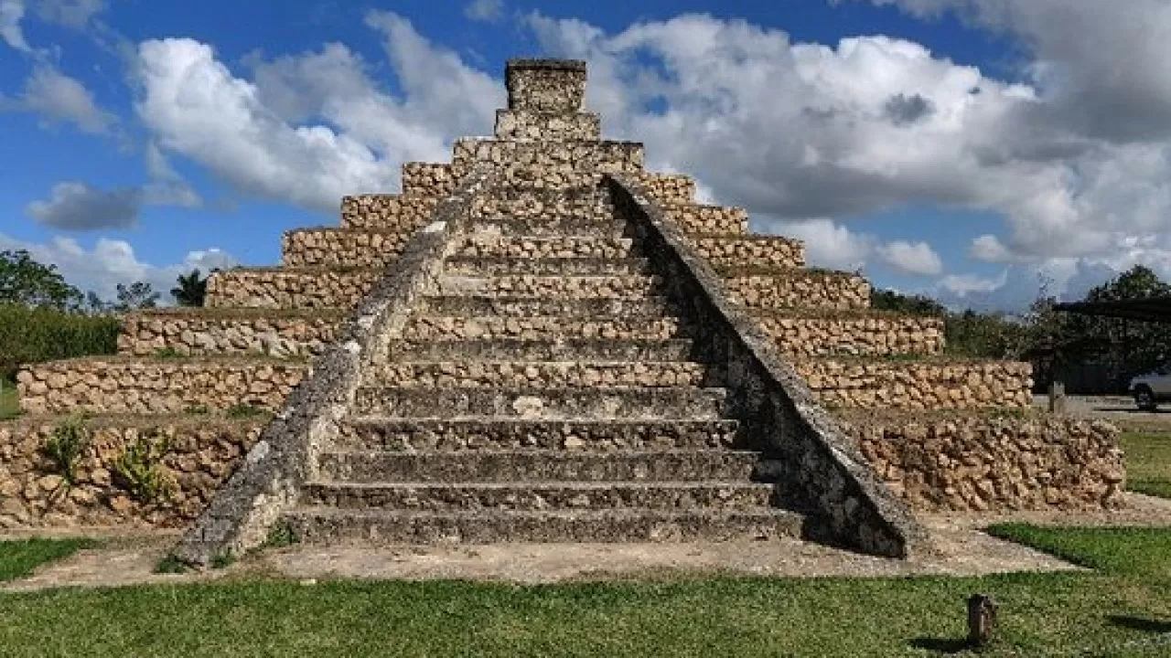 Храм майя оказался гигантской моделью Вселенной 