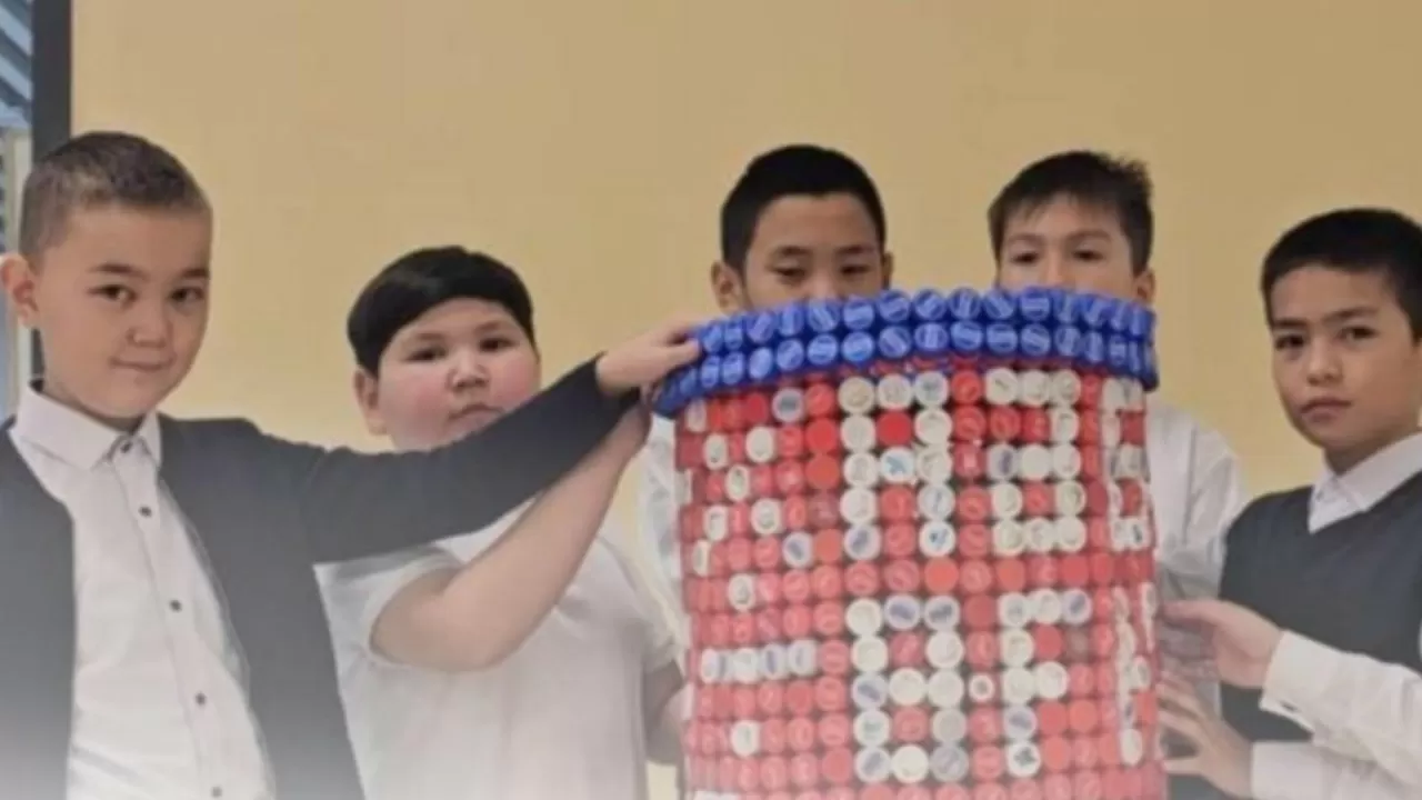 Семей қаласының оқушылары пластик қақпақтардан EcoBox дайындады