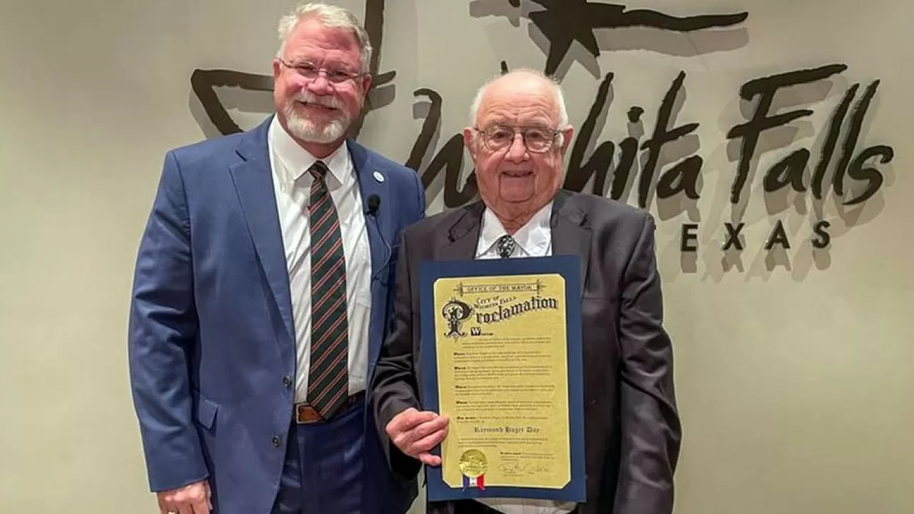  Житель США признан старейшим водителем автобуса в мире