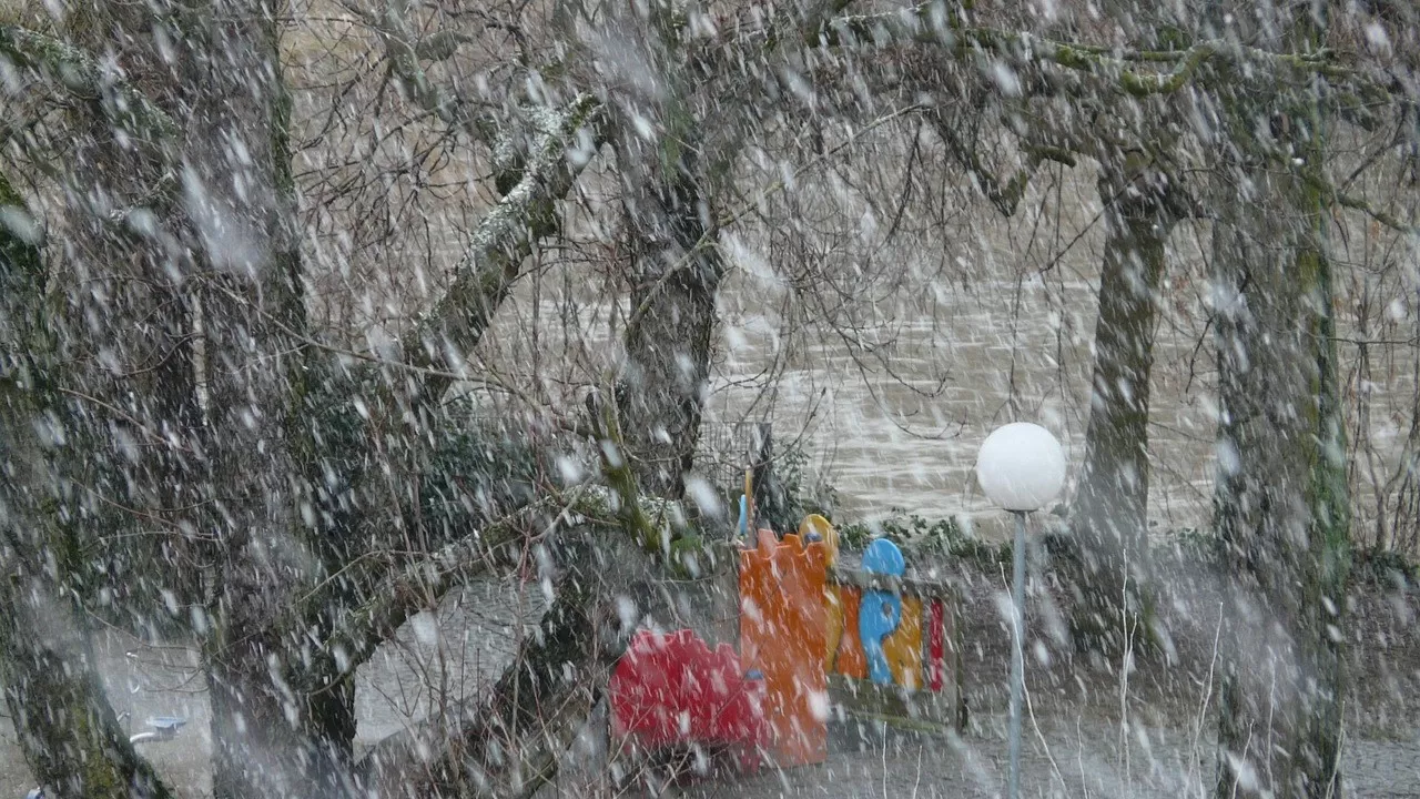 Штормовое предупреждение: в РК ожидаются снег, метели и резкое похолодание 