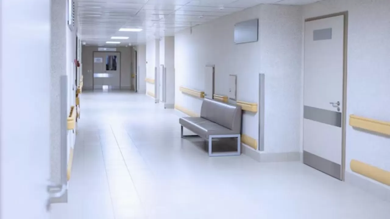 ЧП с обрушением облицовки в Астане: пострадавшие в тяжелом состоянии