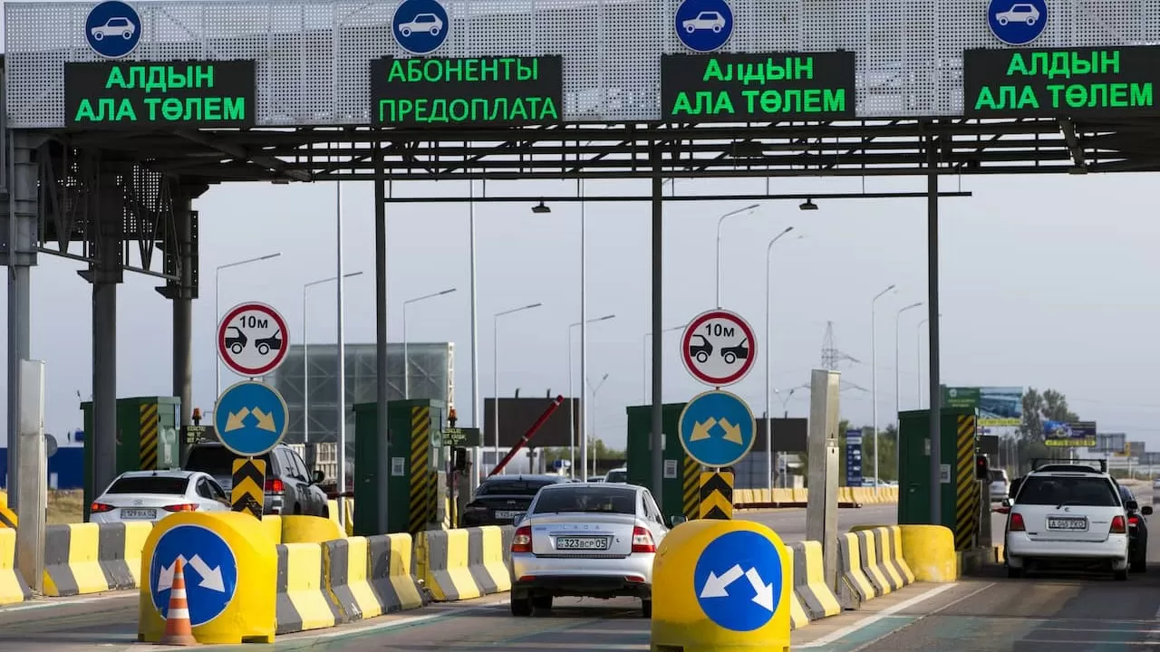 Ақылы автожолдар желісі кеңеюде – жинақталған қаржы қайда жұмсалады?