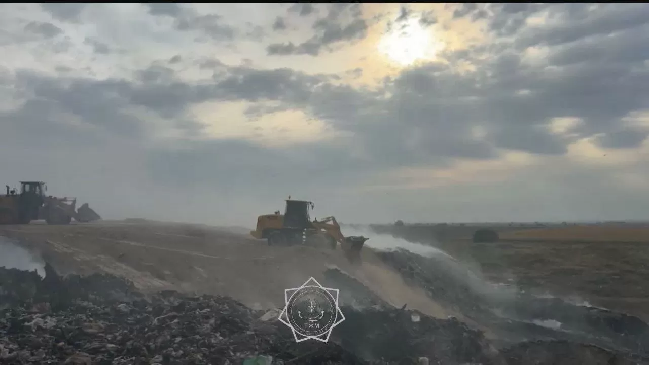 Алатау қаласында алапат өрт болған қоқыс полигоны жабылды