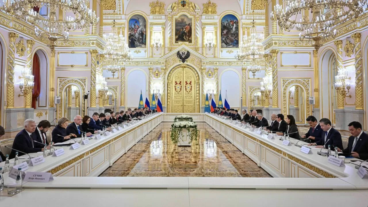 ИИ и тотальная цифровизация кардинально меняют глобальный рынок труда - Токаев