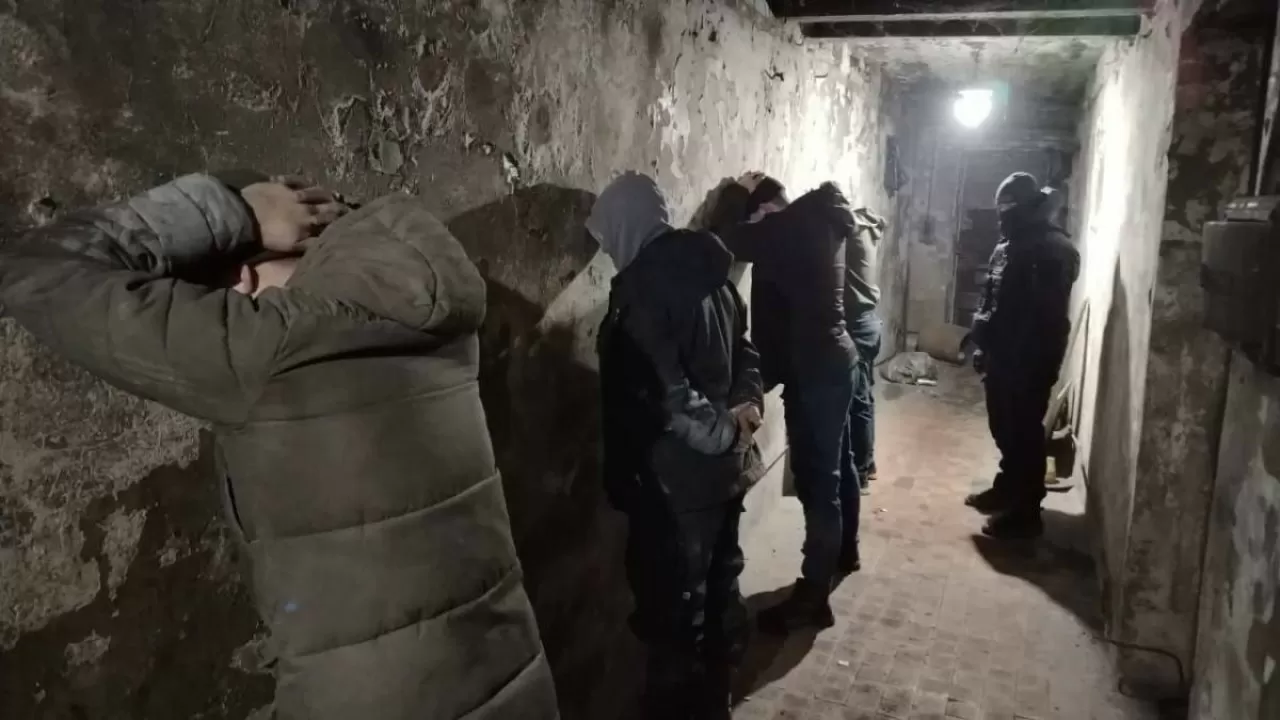 "30 грамм тәркіленді": Степногорда металдарды заңсыз өңдейтін қылмыстық топ ұсталды