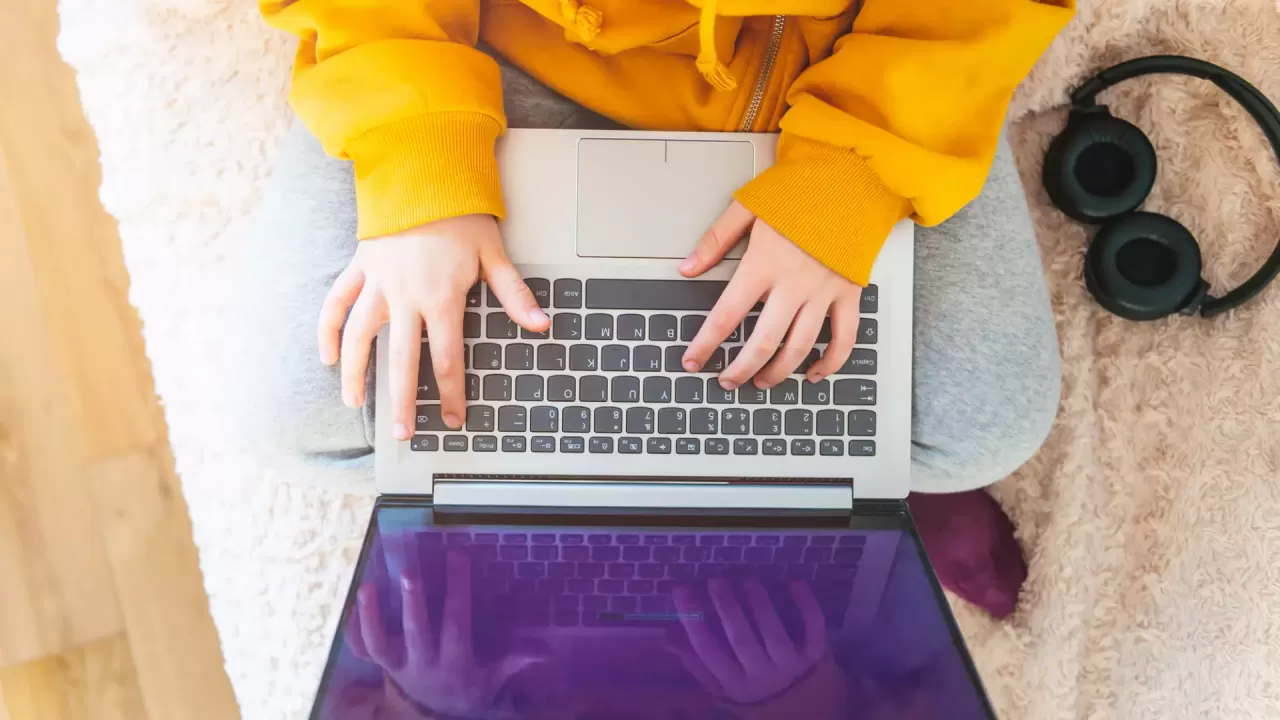 В Костанае всех школьников перевели на дистанционное обучение 