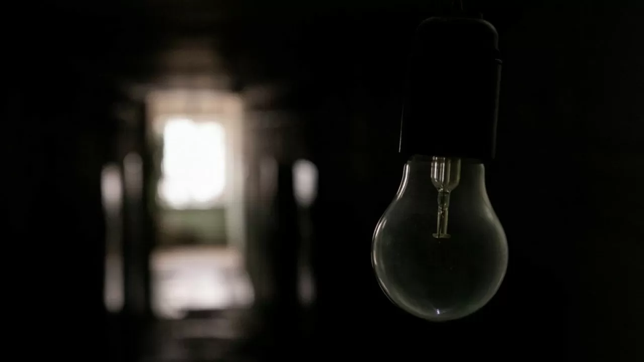 Свет погас в трех районах Алматы: в акимате назвали причину 