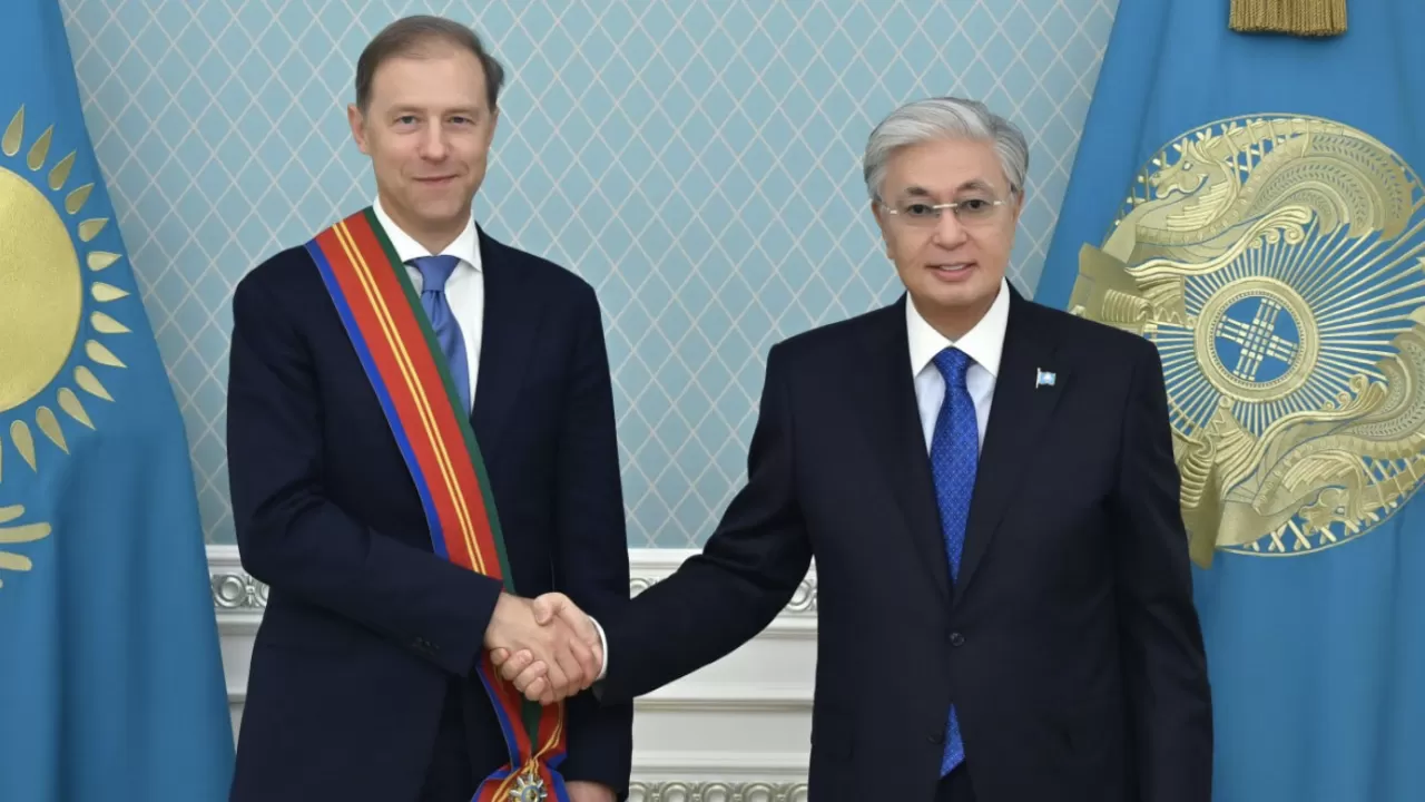 Президент Денис Мантуровты І дәрежелі "Достық" орденімен марапаттады