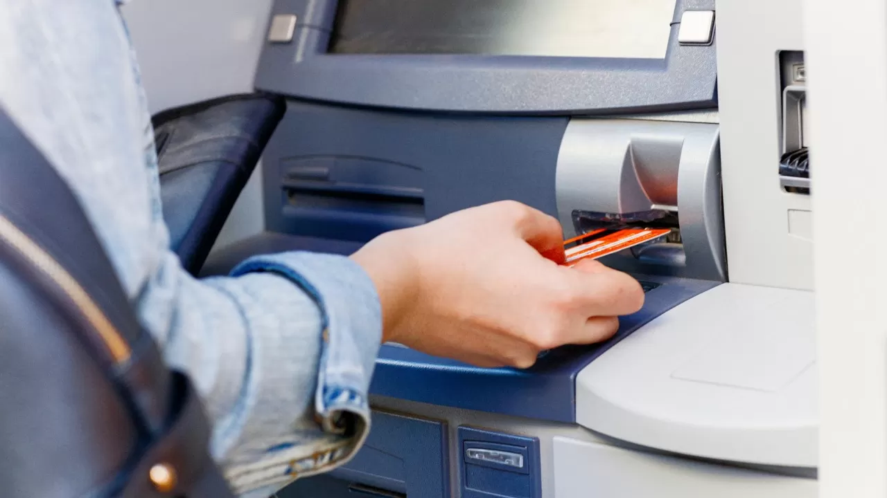 Банк картасы бар қазақстандықтарға сыйақы төленеді