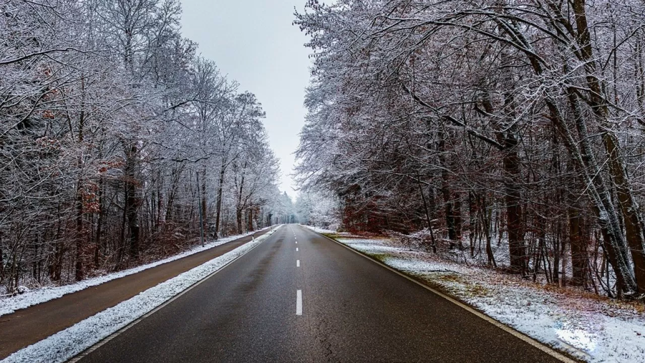Водителей 8 областей Казахстана предупреждают о непогоде 