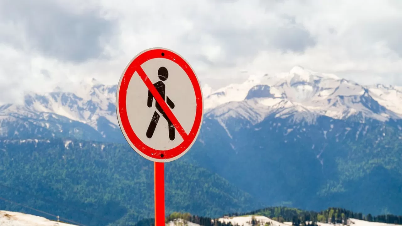 Семь человек погибли при сходе лавины в Непале