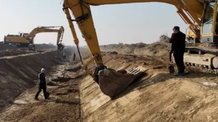 Түркістан облысында арық каналдарды бетонмен қаптау жұмыстары жүріп жатыр