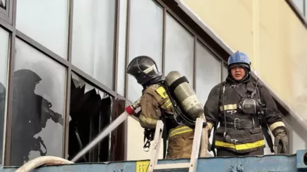 Алматыда жанармай құю станциясы мен дүкен өртенді