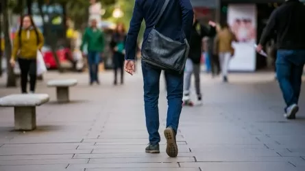 Офисного работника уволили из-за показаний шагомера в Китае 