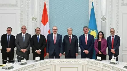 Токаев сообщил, что в Казахстане действуют почти 400 швейцарских компаний и СП