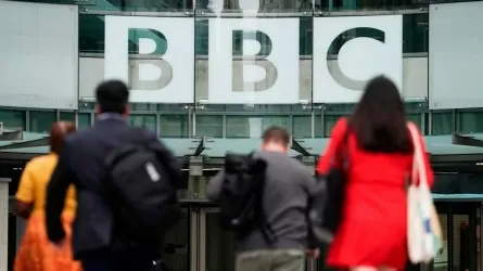 Дональд Трамптың сөзін бұрмалаған BBC басшылығы қызметінен кетті