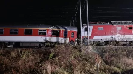 Словакияда екі пойыз соқтығысып, ондаған адам зардап шекті