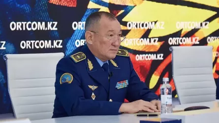 Қорғаныс министрі әскерде әлімжеттік жоқ екенін айтты