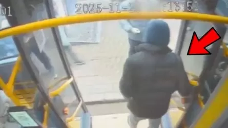 В столичном автобусе распылен газовый баллончик: нарушитель получил арест