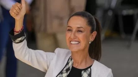 Пьяный мужчина прорвался к президенту Мексики  