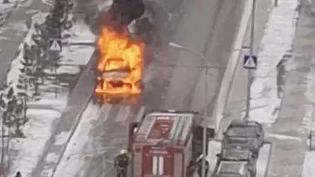 Астана газбаллонды қондырғы орнатылған жеңіл автокөлік өртенді