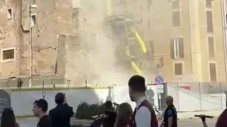 В центре Рима обрушилась часть средневековой башни Конти 