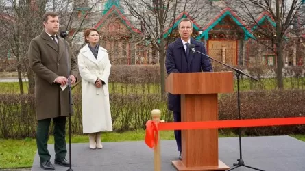 Новый символ дружбы: в Москве открыт сквер Казахстана и России 