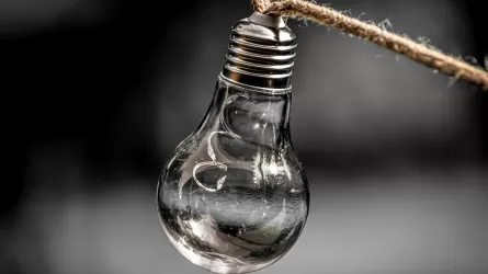 Алматылықтар алғашқы қардан кейін жарықсыз қалды