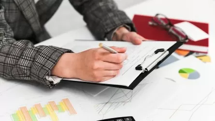 Нотариусов обяжут передавать финразведке допсведения о казахстанцах 