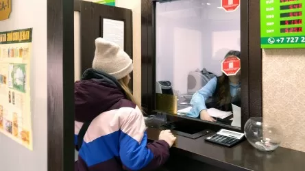 Снятие запрета на начисление вознаграждения по текущим счетам казахстанцев одобрил мажилис