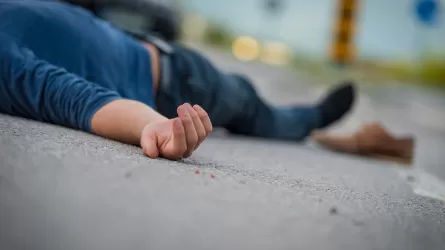 Қарағандыда жаяу жүргіншіні 2 көлік қағып, ер адам сол жерде көз жұмды