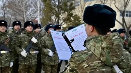 Астанада 200-ден астам сарбаз Отанға адал болуға ант берді