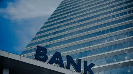 Банки Таджикистана начали ограничивать переводы в Россию