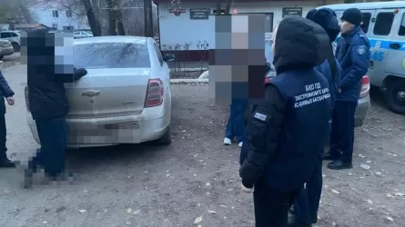 «25 түйіншек табылды»: Оралда есірткі сатқан 2 студент қыз қамауға алынды