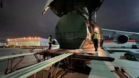 Метеоспутник привезли на Байконур 