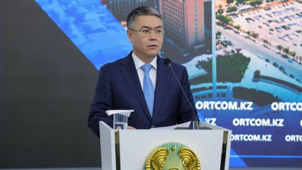 Атырау облысының әкімі орыс тілінде сабақ беретін мұғалімдерді жұмысқа шақырды