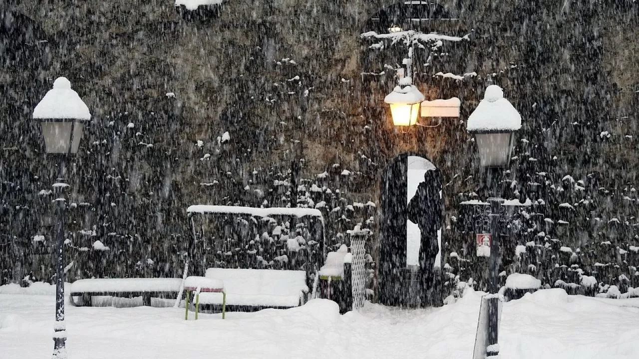 Декабрь в Казахстане: снег, метели и гололед