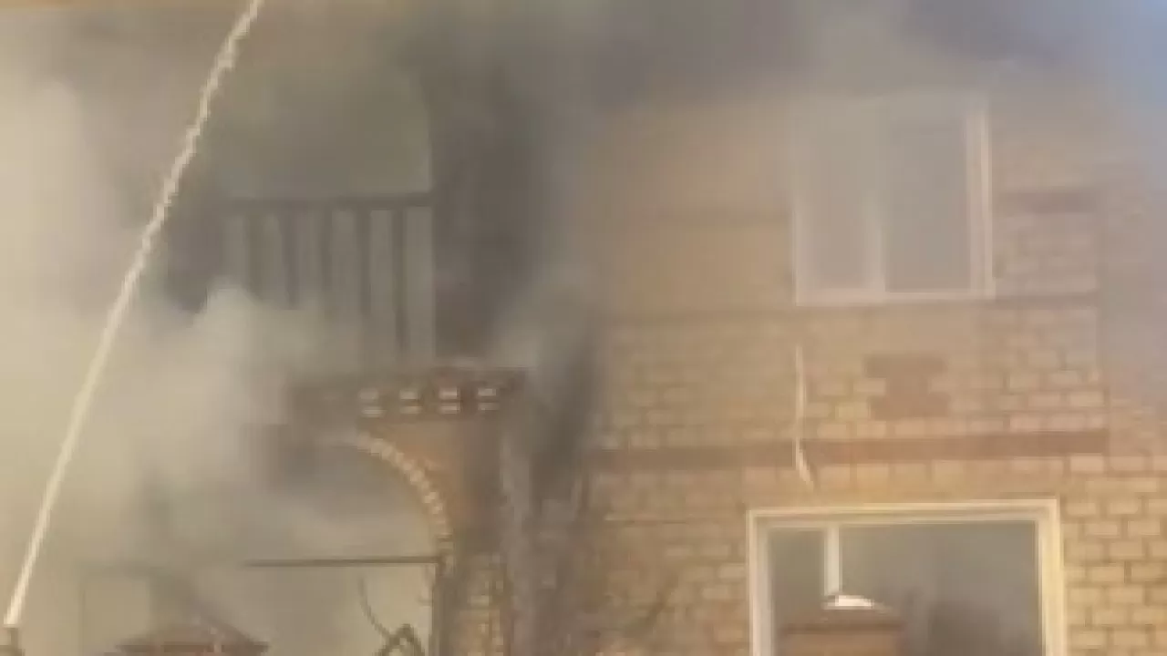 Қостанай облысында өрт кезінде алты газ баллоны табылып, дер кезінде шығарылды 