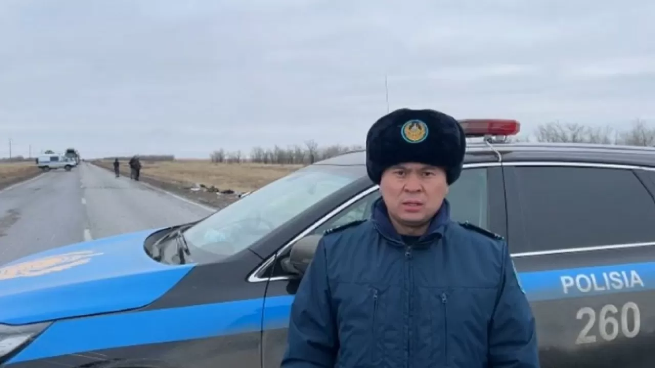 Ақтөбе облысында 49 жолаушысы бар автобус аударылып, 5 адам көз жұмды